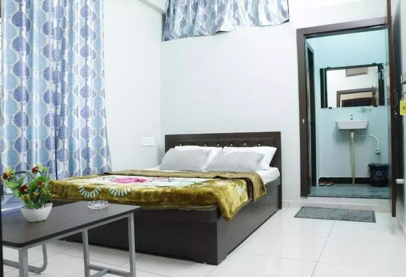 Hotelli Center Point Kuchaman City