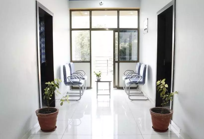 Hotelli Center Point Kuchaman City
