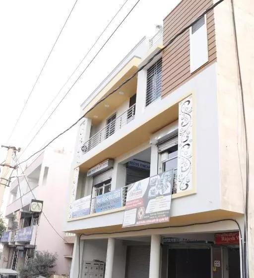 Hotelli Center Point Kuchaman City