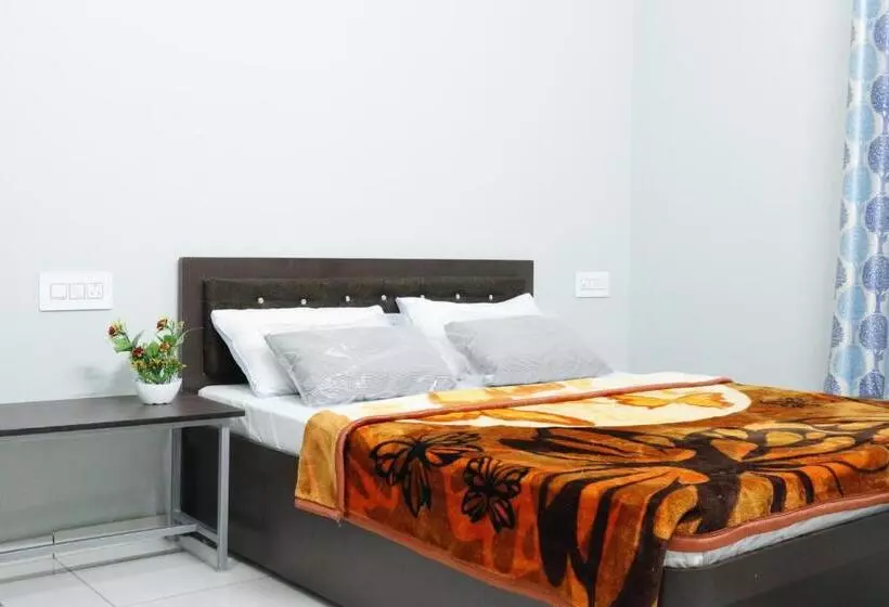 Hotelli Center Point Kuchaman City