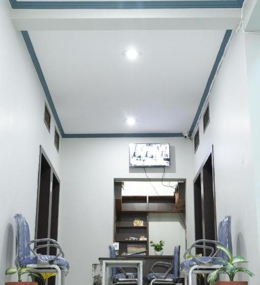 Отель Center Point Kuchaman City