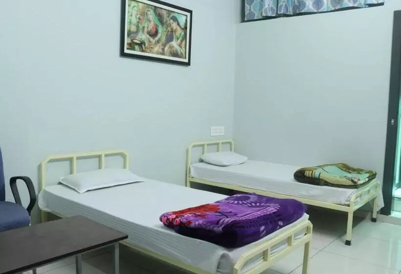 Hotelli Center Point Kuchaman City