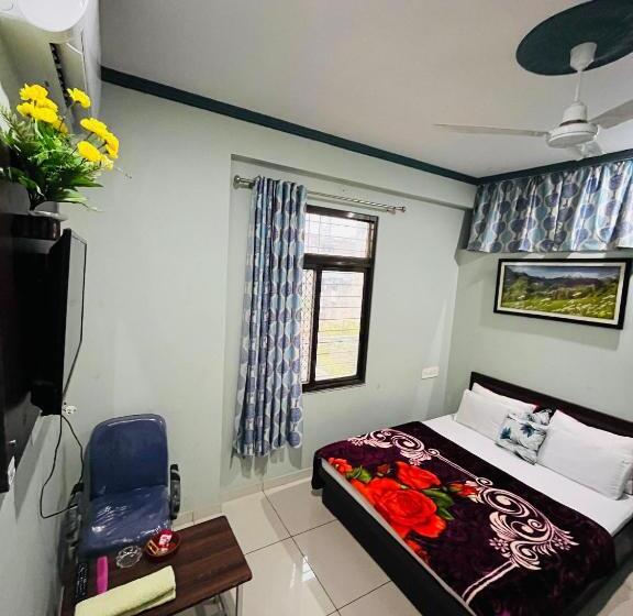 Отель Center Point Kuchaman City