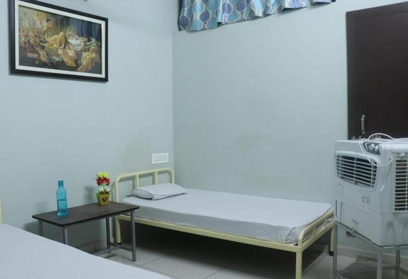 Отель Center Point Kuchaman City