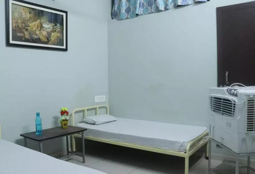 Hotelli Center Point Kuchaman City