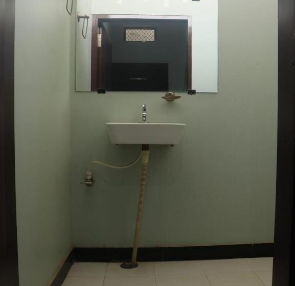 Отель Center Point Kuchaman City