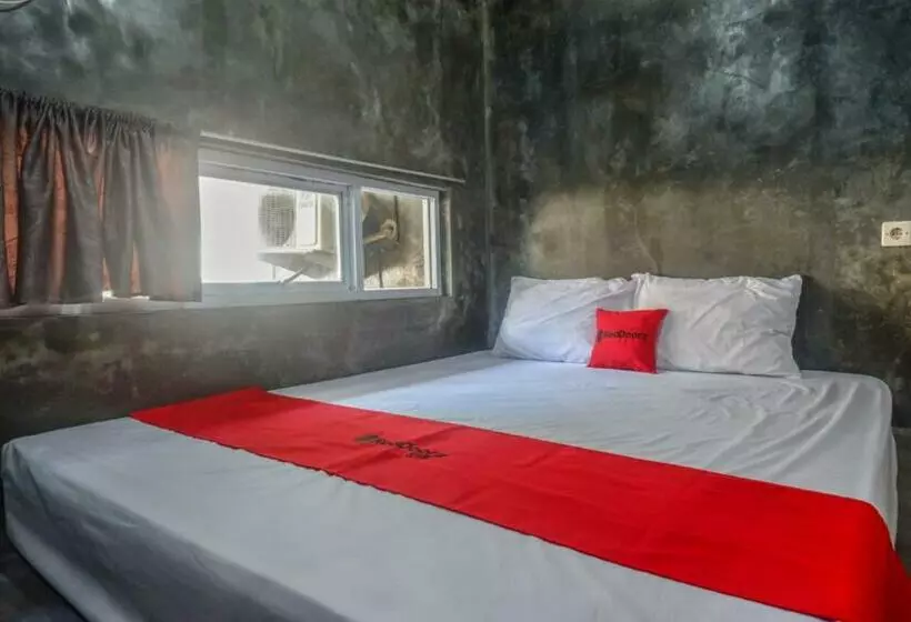 Hotelli Reddoorz Near Jumbo Mall Sragen