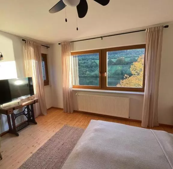 Aamiaismajoitus (B&B) Boutique Guesthouse Das Wohlgemuth Heim Mosel Weingut