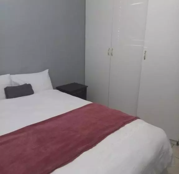 ペンション Emangweni Guestlodge
