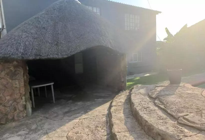 ペンション Emangweni Guestlodge
