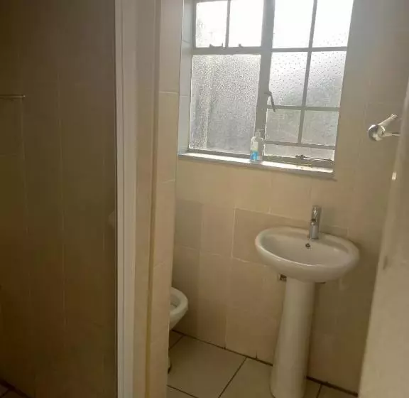 ペンション Emangweni Guestlodge