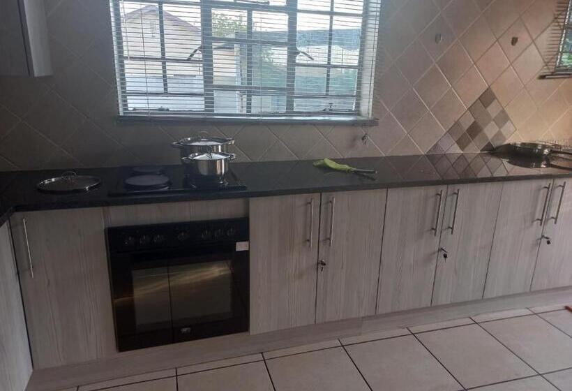 膳宿费 Emangweni Guestlodge