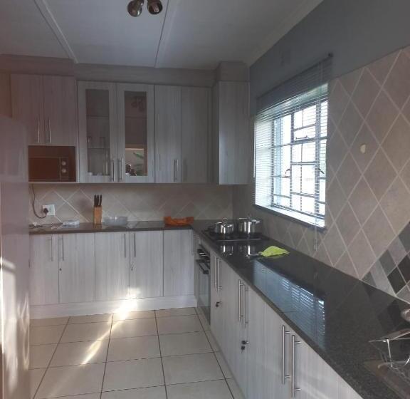 膳宿费 Emangweni Guestlodge