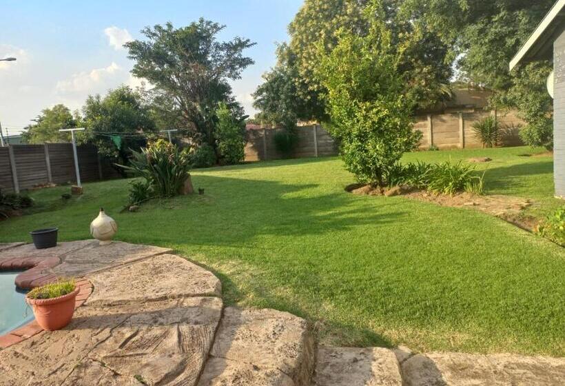 膳宿费 Emangweni Guestlodge