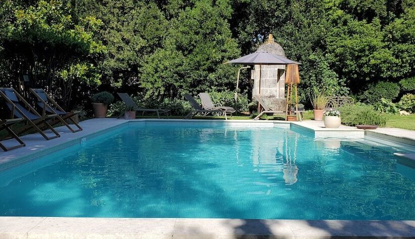 بنسيون Logis Des Tourelles