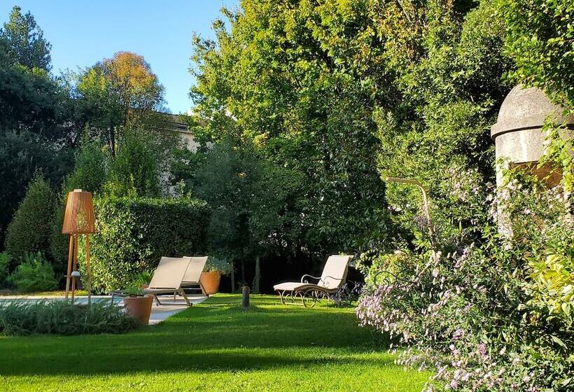 بنسيون Logis Des Tourelles