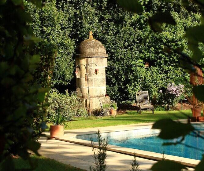 بنسيون Logis Des Tourelles