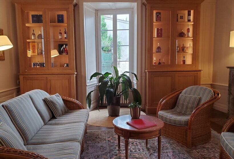 بنسيون Logis Des Tourelles