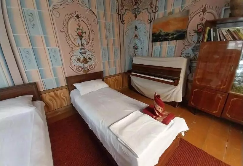 Majatalo Reyhana Unique House