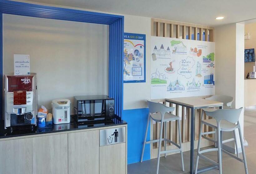 Отель Hop Inn Nakhon Ratchasima City Center