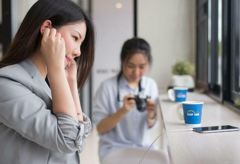 Отель Hop Inn Nakhon Ratchasima City Center