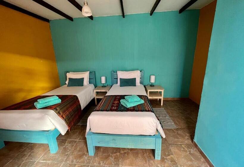 פנסיון Hostal Qachi Chentura