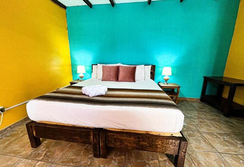 פנסיון Hostal Qachi Chentura