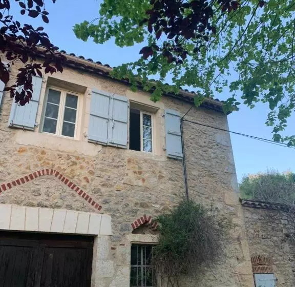 Aamiaismajoitus (B&B) Les Chambres De La P’tite Vallée