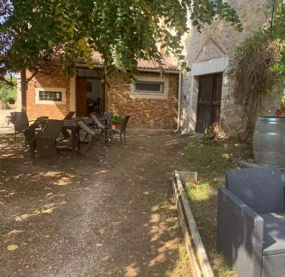 Aamiaismajoitus (B&B) Les Chambres De La P’tite Vallée