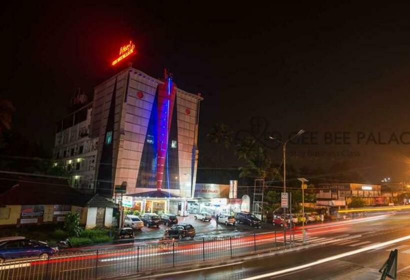 Hotel Gee Bee Palace