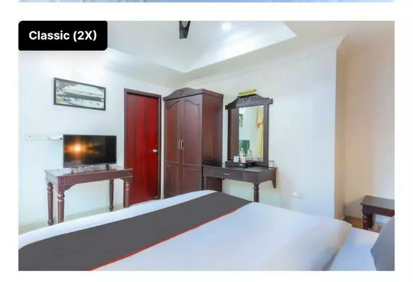 ホテル Gee Bee Palace