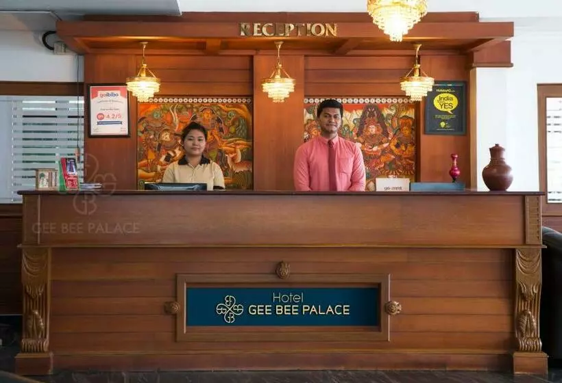 ホテル Gee Bee Palace