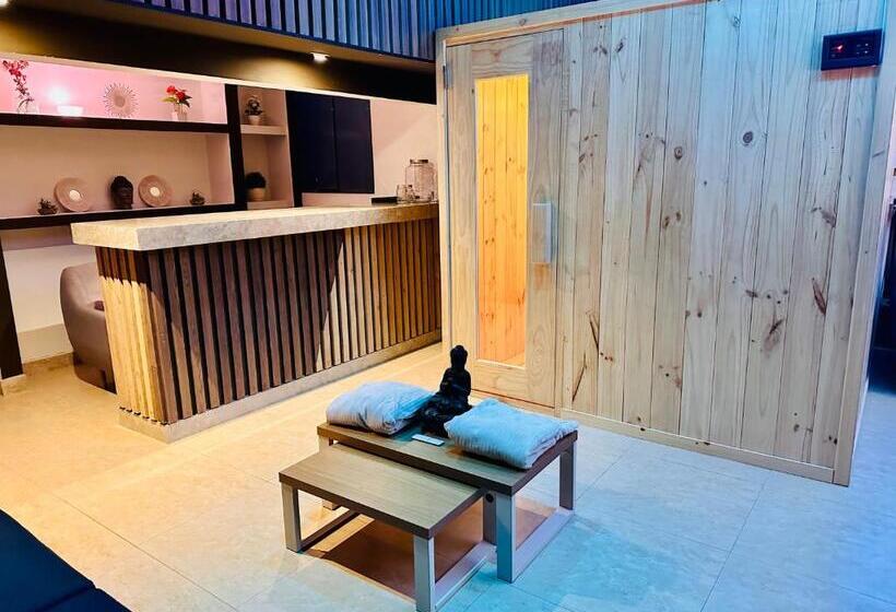 Отель Pacific Palace