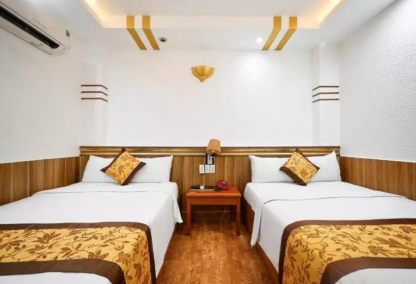 Queen Hotel Saigon Airport
