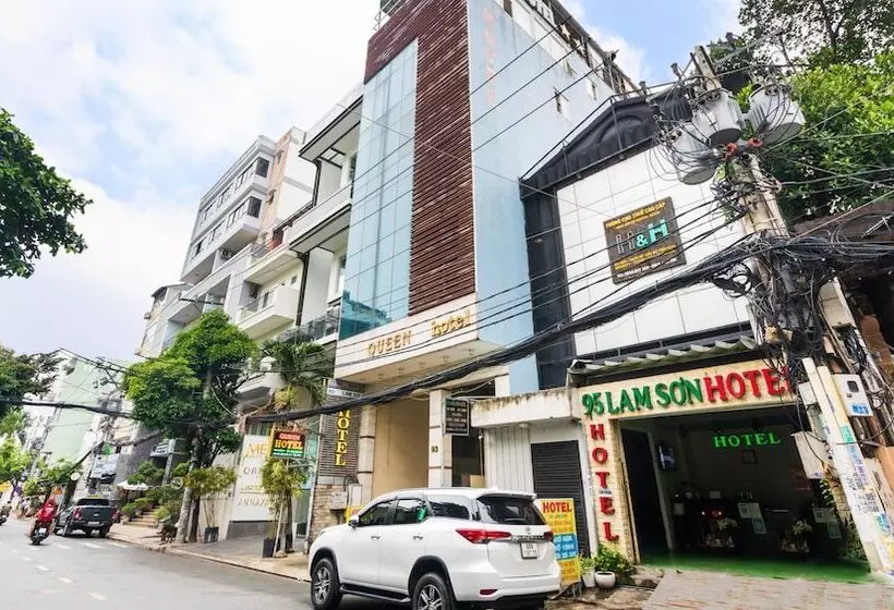 Queen Airport Hotel Saigon