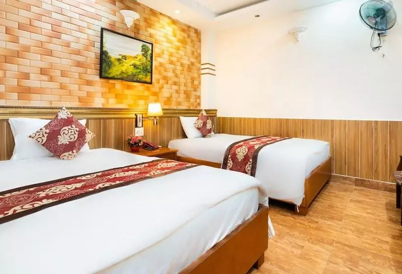 Queen Airport Hotel Saigon