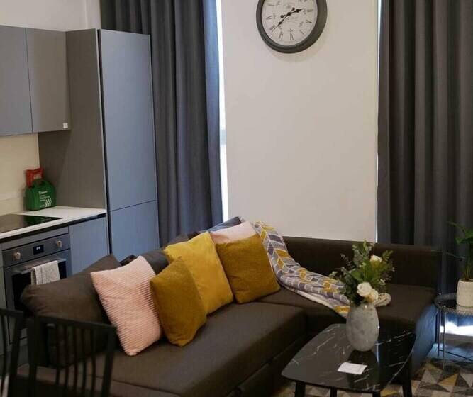 Mk Shortstay Deluxe Flat 2