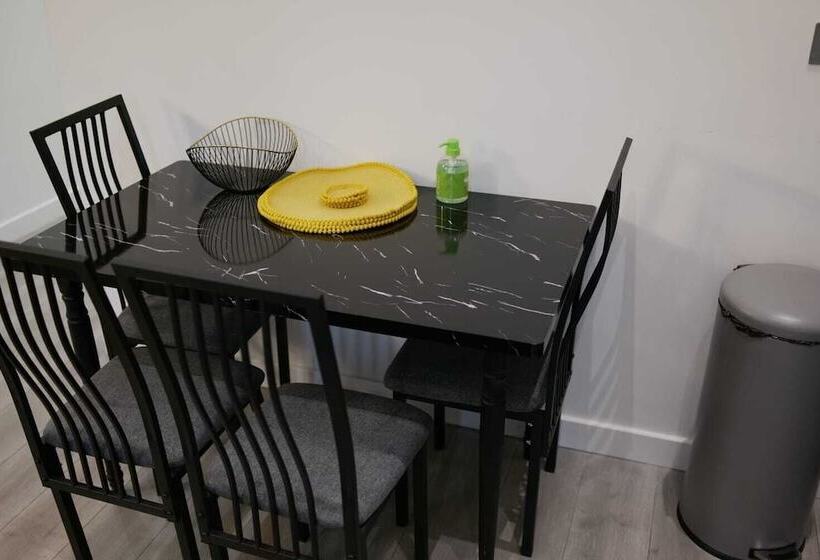 Mk Shortstay Deluxe Flat 2