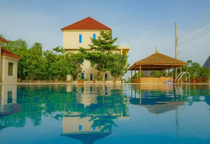 Zuma Rock Resort