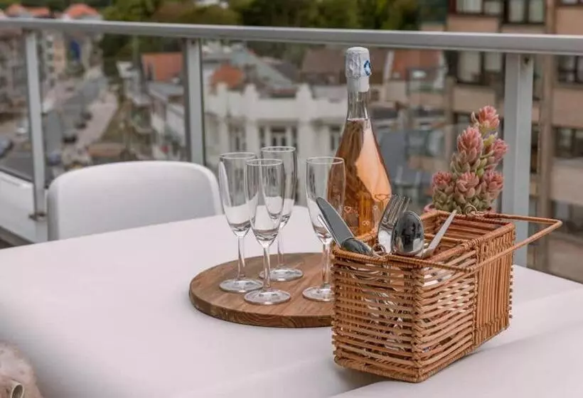 Charming Apartment Near The Beach With Balcony