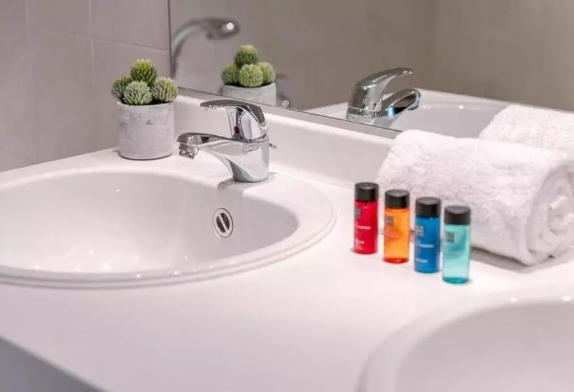 Charming Apartment Near The Beach With Balcony