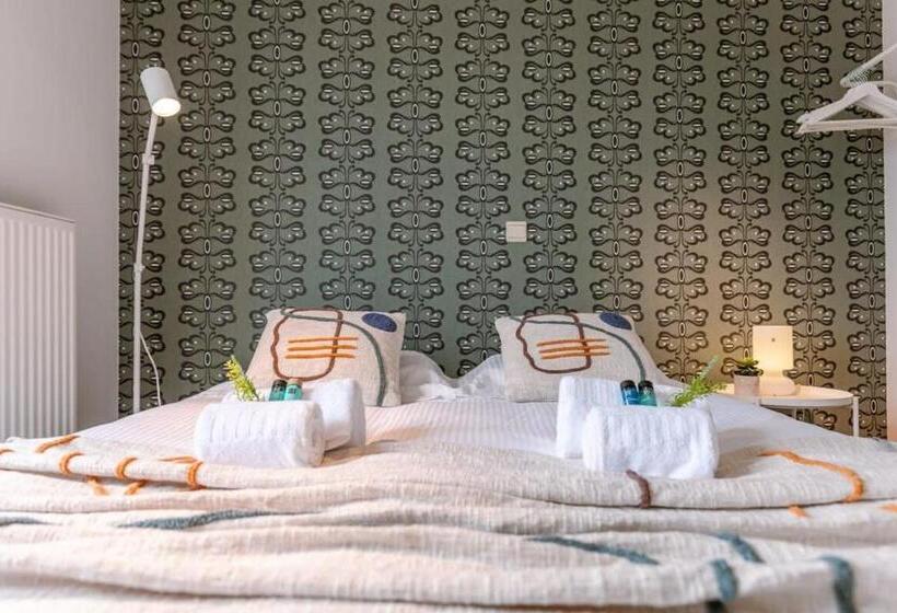 Charming Apartment Near The Beach With Balcony