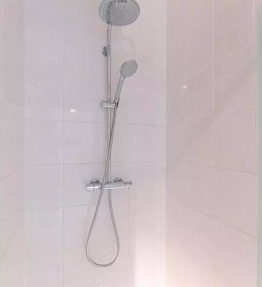 Charming Apartment Near The Beach With Balcony