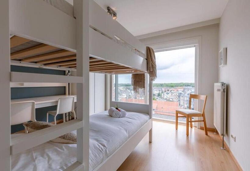 Charming Apartment Near The Beach With Balcony