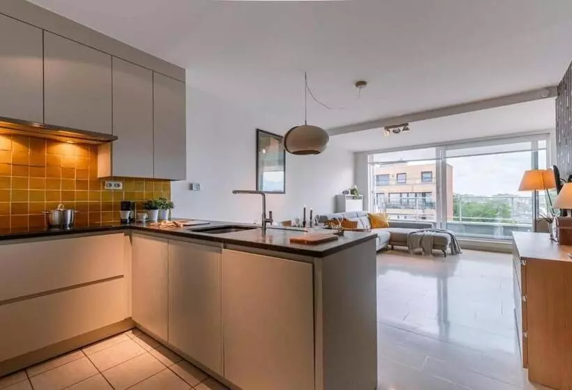 Charming Apartment Near The Beach With Balcony