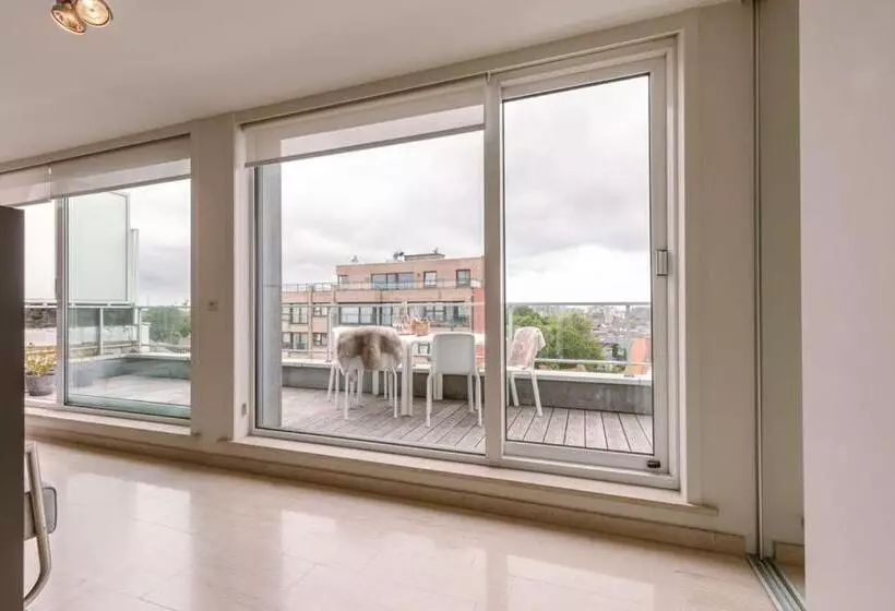 Charming Apartment Near The Beach With Balcony