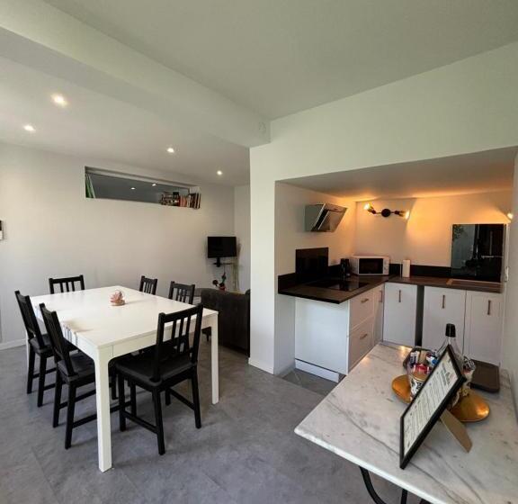 Chez Oma I 1 Appartement Indépendant Opi I 3 Chambres Privatives Avec Salle D Eau Et Salon Commun Cu