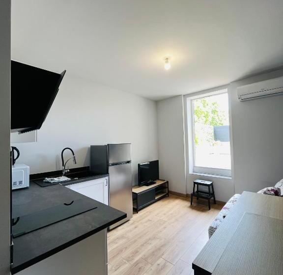 Chez Oma I 1 Appartement Indépendant Opi I 3 Chambres Privatives Avec Salle D Eau Et Salon Commun Cu