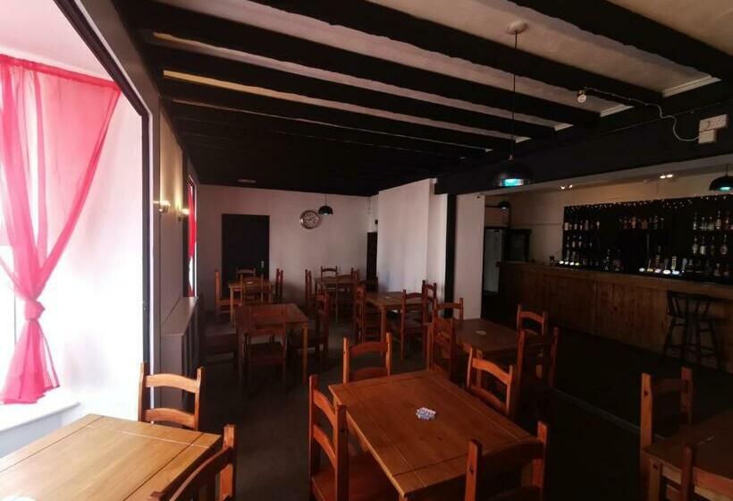 Отель Tintagel Arms Bed And Breakfast