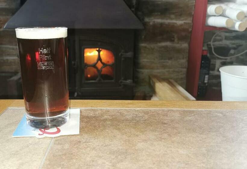 Отель Tintagel Arms Bed And Breakfast